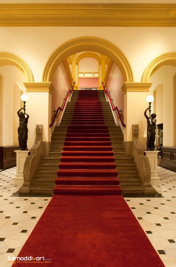 ایده راه پله با فرش قرمز 